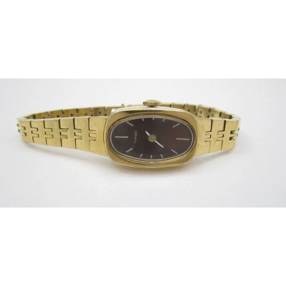 Vtg Timex Hand Wind Analog 15mm Dial Oval‎ Watch (G681)